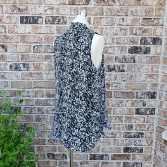 Vince Camuto v neck sleeveless top sz S - Picture 4 of 6